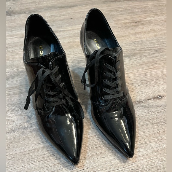 Le Chateau Oxford Heels Black Faux Leather Size 39 - Picture 3 of 4